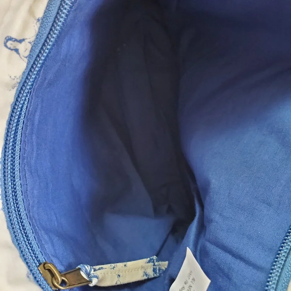 OFF WHITE AND BLUE PADDED TAPASTRY - Picture 5 of 8